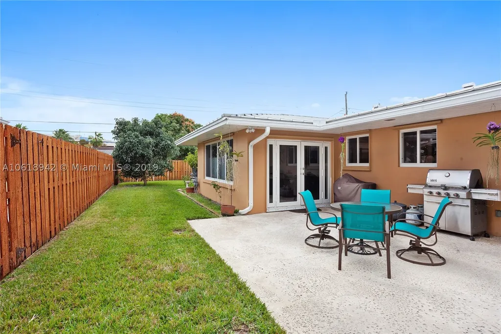 3620 Cleveland Street Hollywood FL 33021