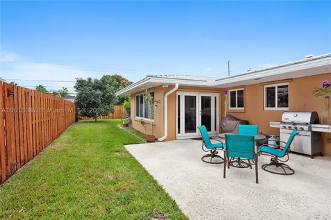 3620 Cleveland Street Hollywood FL 33021