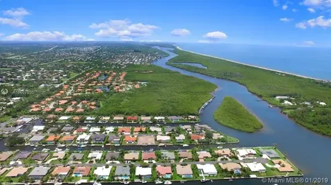 8944 SE Pelican Island Way Hobe Sound FL 33455