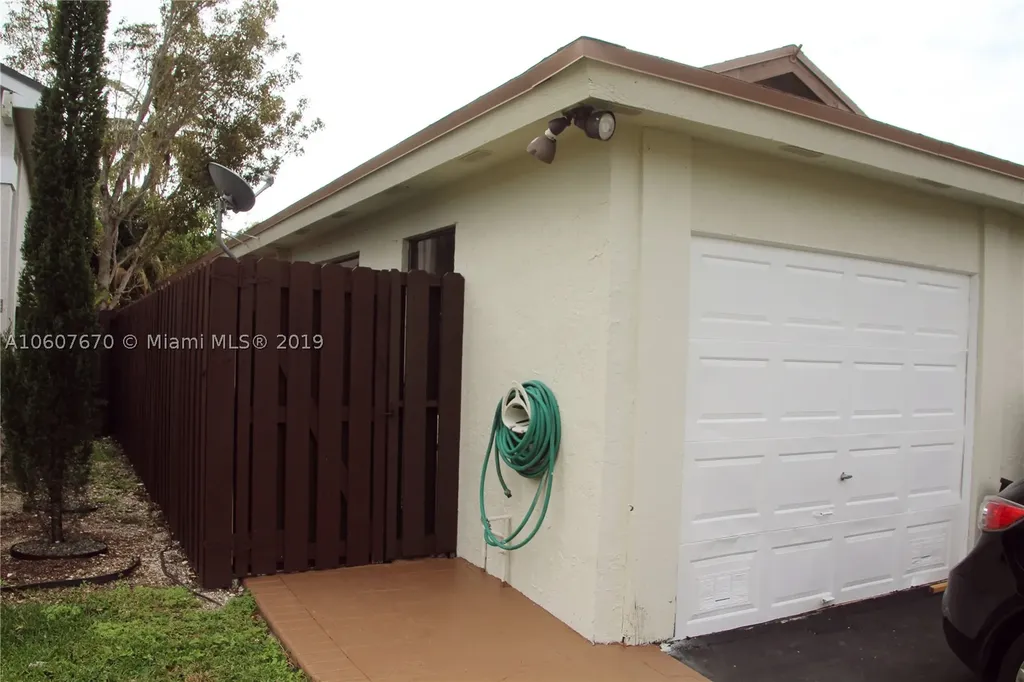 5313 SW 153rd Place S Miami FL 33185