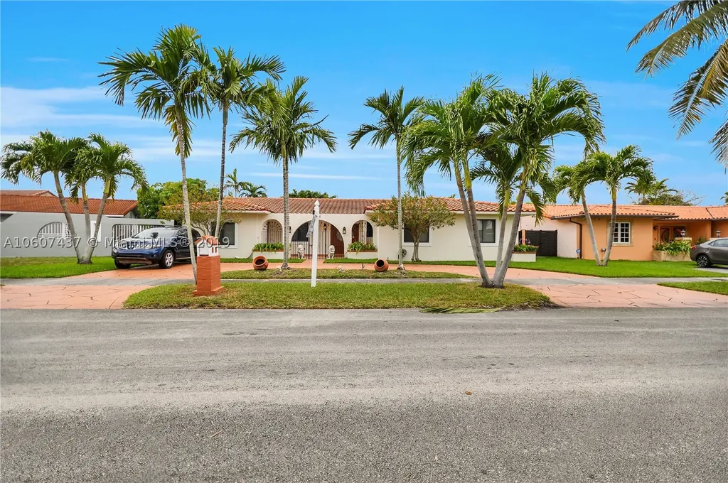 2124 SW 93rd Court Miami FL 33165