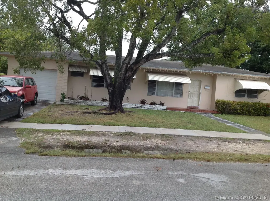 1285 NE 137th Terrace North Miami FL 33161