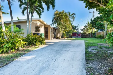 19800 SW 88th Place Cutler Bay FL 33157