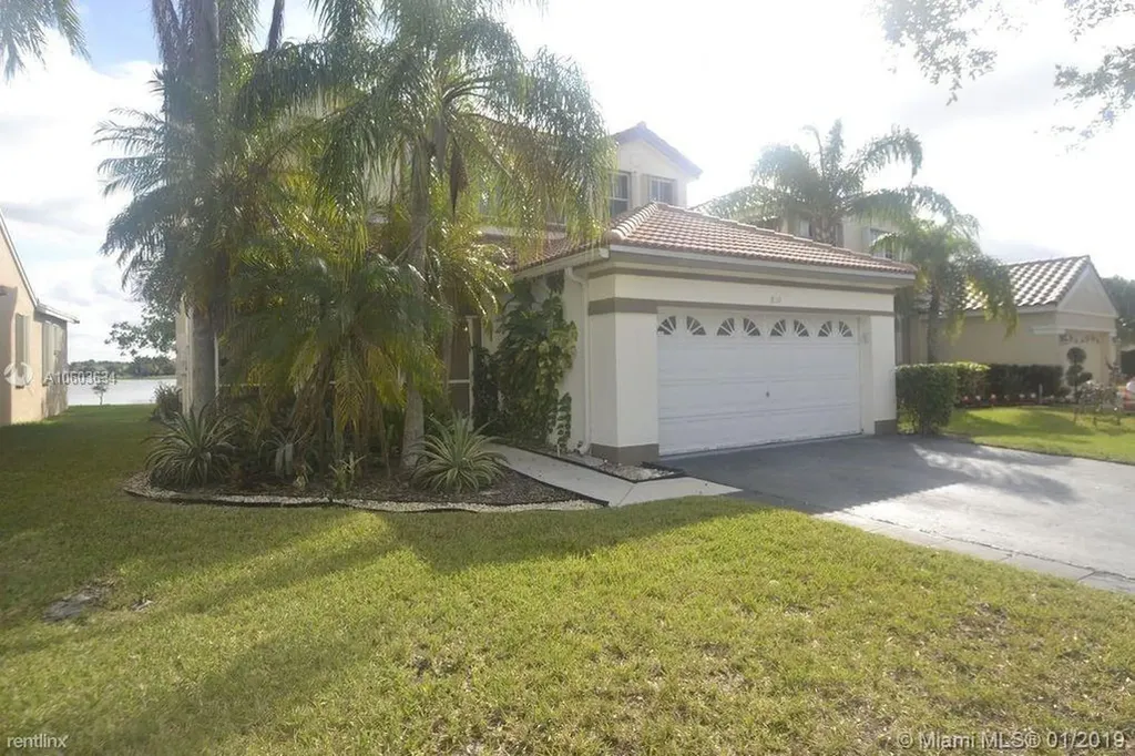810 Falling Water Road Weston FL 33326