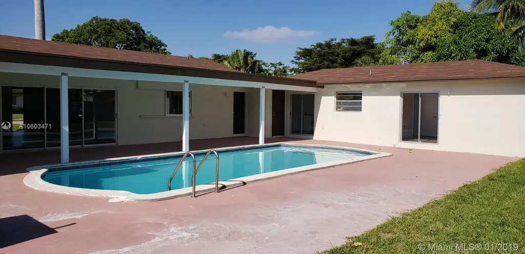 20511 SW 84th Avenue Cutler Bay FL 33189