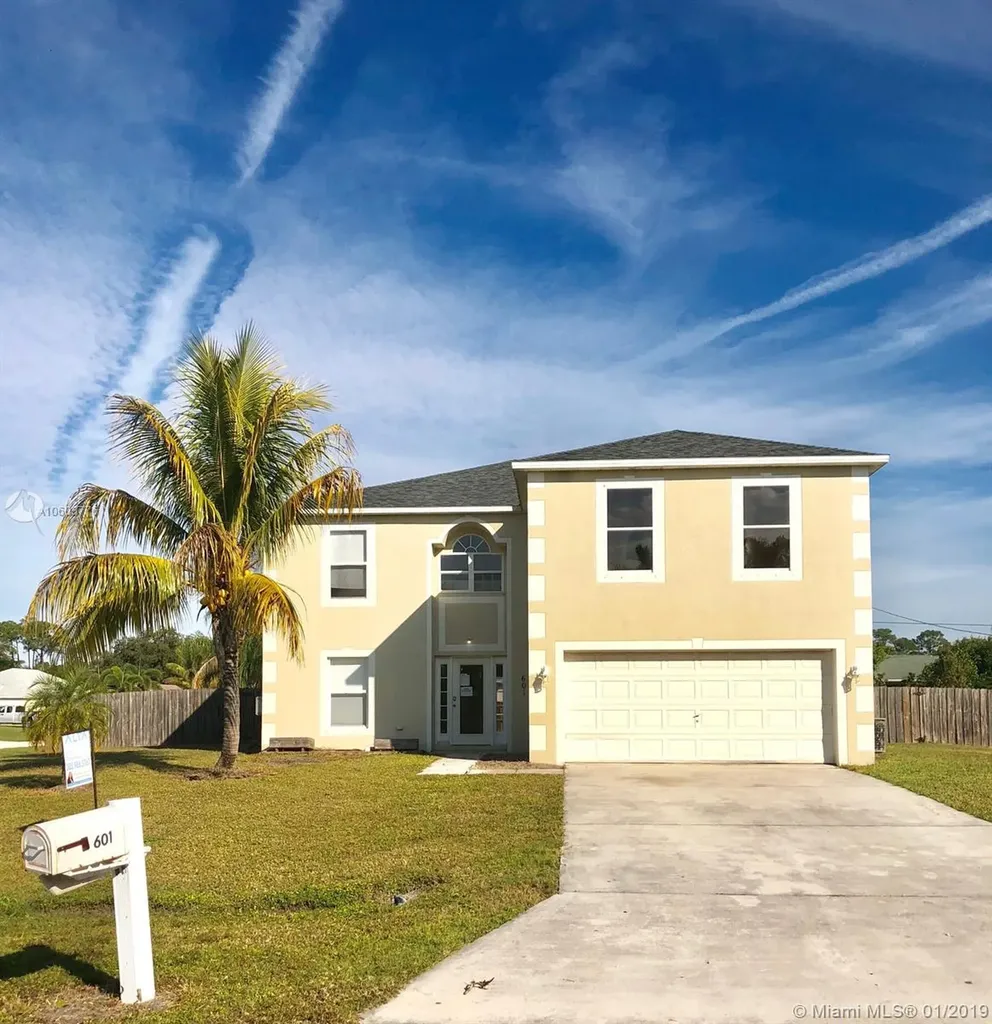 601 SE Starflower Avenue Port St. Lucie FL 34983