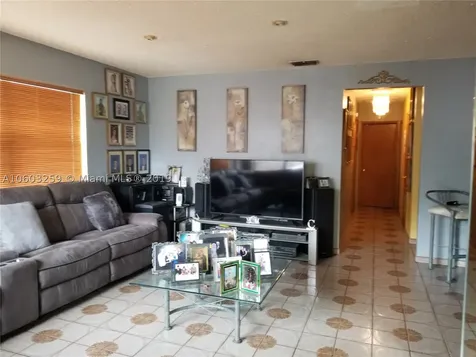548 E 51st Street Hialeah FL 33013