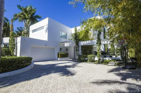 934 S Southlake Drive Hollywood FL 33019