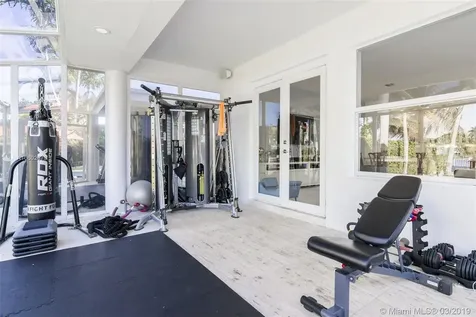 934 S Southlake Drive Hollywood FL 33019