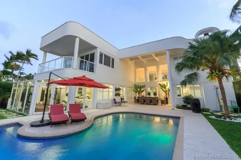 934 S Southlake Drive Hollywood FL 33019