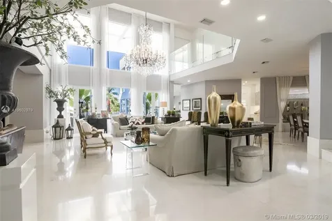 934 S Southlake Drive Hollywood FL 33019