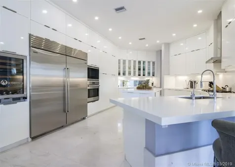 934 S Southlake Drive Hollywood FL 33019