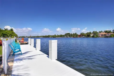 934 S Southlake Drive Hollywood FL 33019