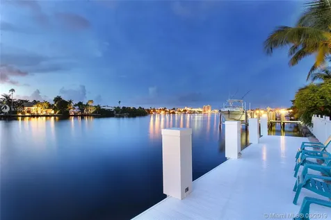 934 S Southlake Drive Hollywood FL 33019