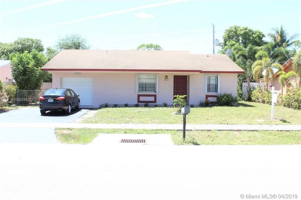 2041 NE 2nd Avenue Pompano Beach FL 33060