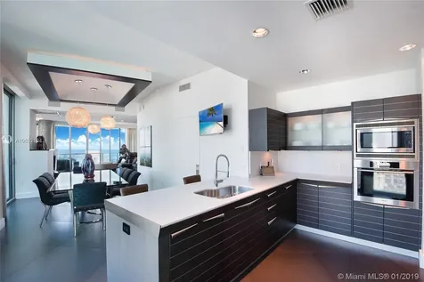 200 Biscayne Boulevard Way Miami FL 33131