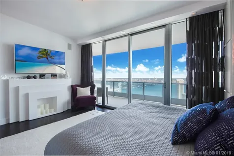 200 Biscayne Boulevard Way Miami FL 33131