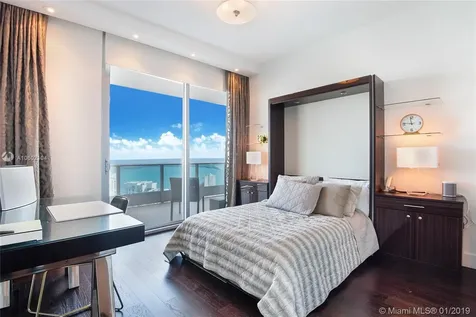 200 Biscayne Boulevard Way Miami FL 33131
