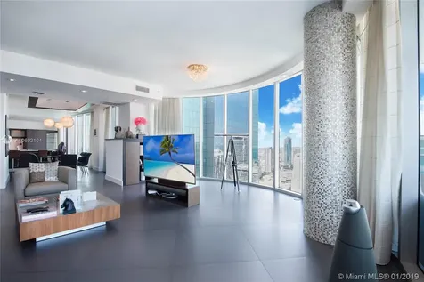 200 Biscayne Boulevard Way Miami FL 33131