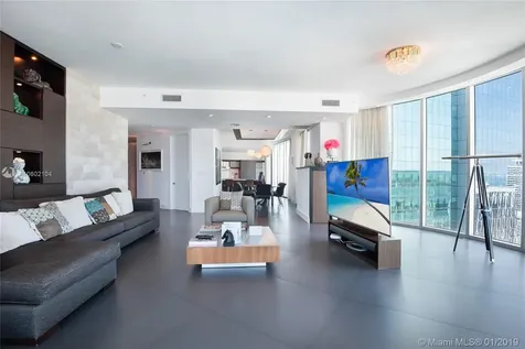 200 Biscayne Boulevard Way Miami FL 33131