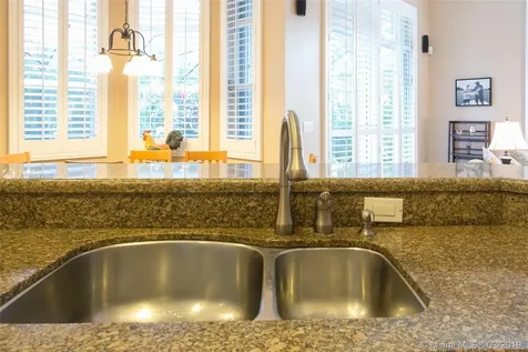 1537 Lantana Court Weston FL 33326