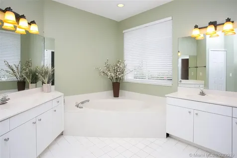 1537 Lantana Court Weston FL 33326