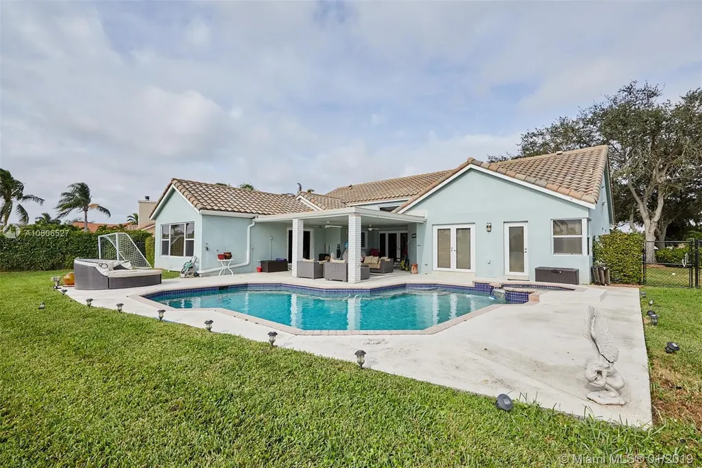 9420 Hollyhock Court Davie FL 33328