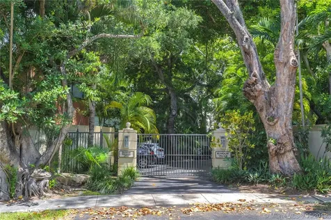 4002 Kumquat Avenue Miami FL 33133