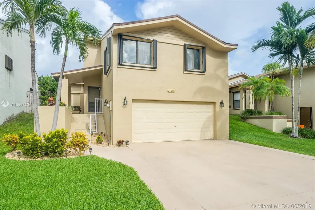 21910 SW 100th Place Cutler Bay FL 33190