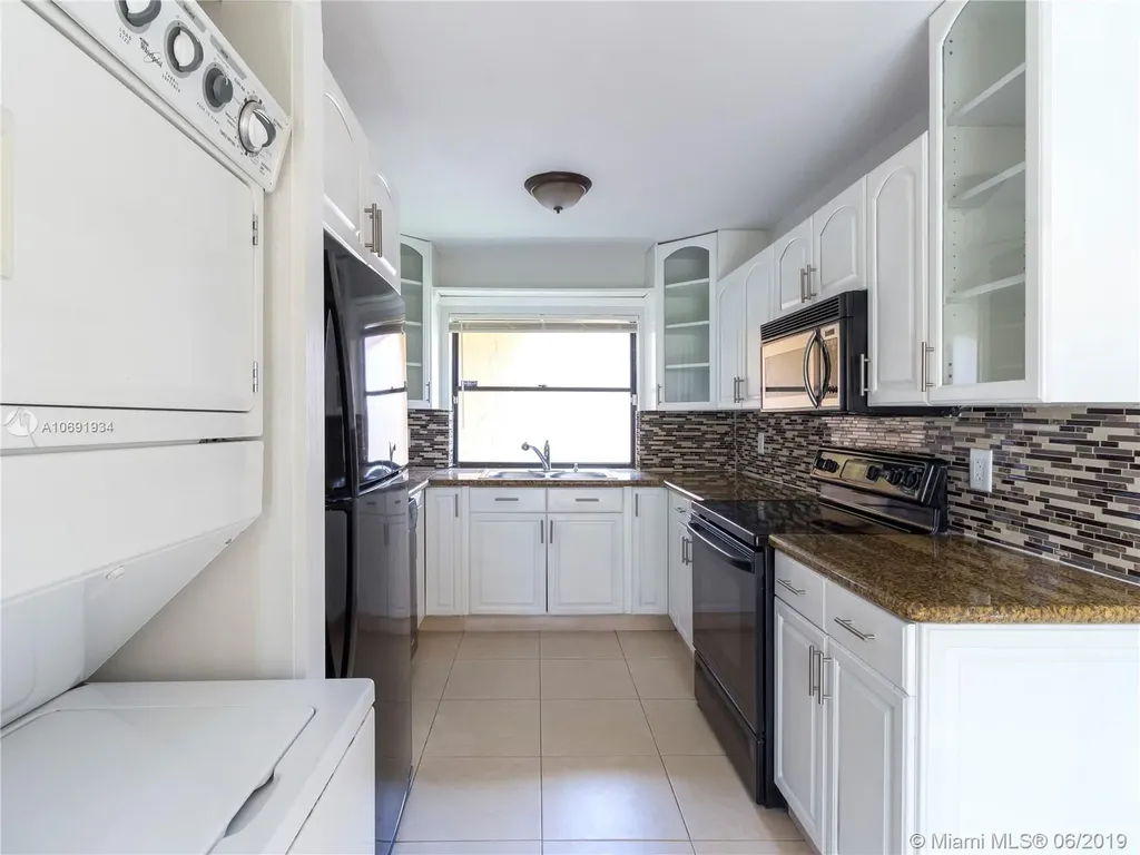 6562 NW 172nd Lane Hialeah FL 33015