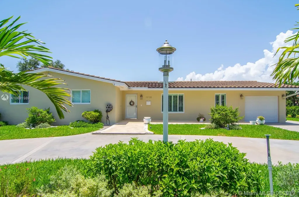 15720 SW 88th Court Palmetto Bay FL 33157