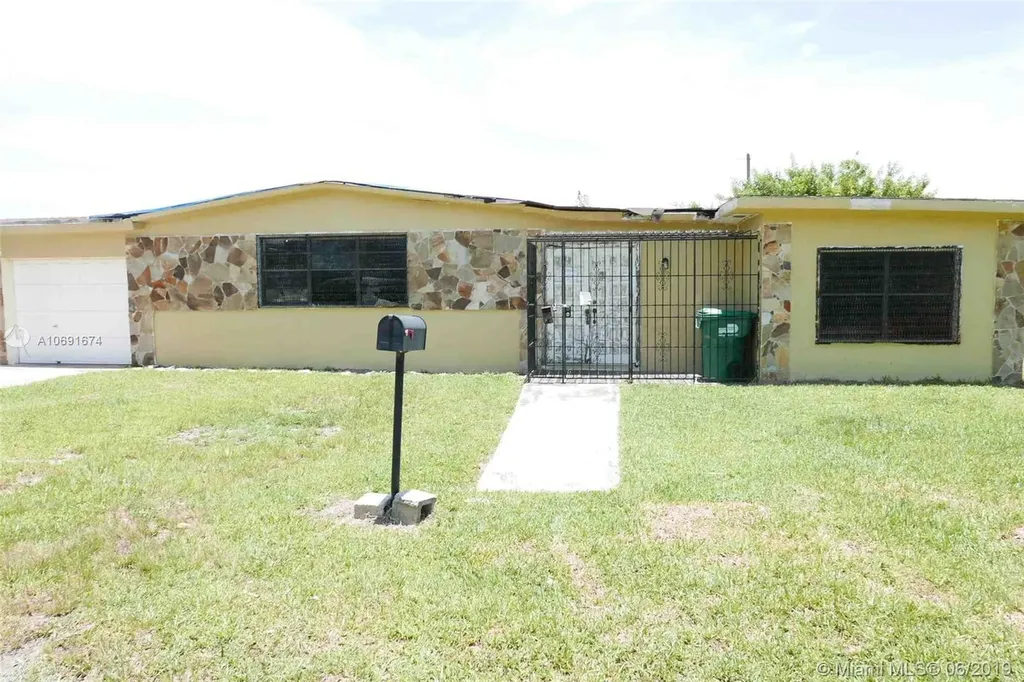 21501 SW 110th Avenue Cutler Bay FL 33189