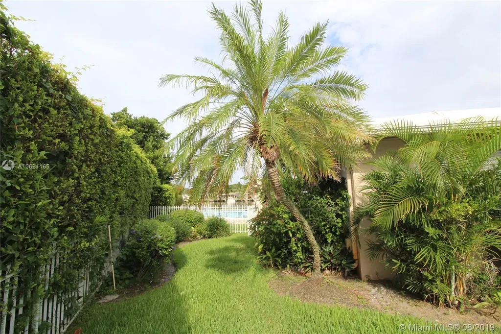 2781 NE 9th Street Pompano Beach FL 33062