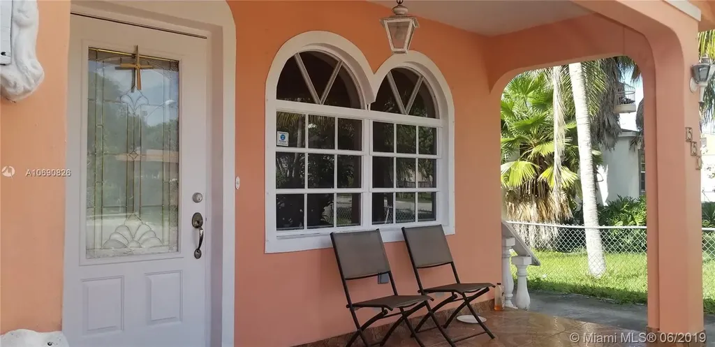 550 SE 6th Street Hialeah FL 33010