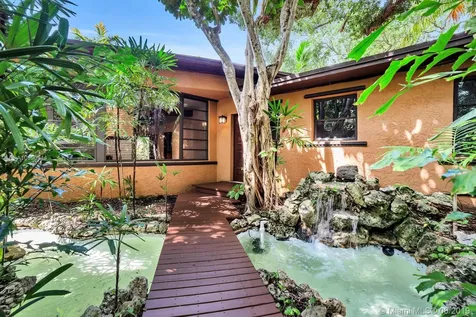 602 NE 161st Street Miami FL 33162