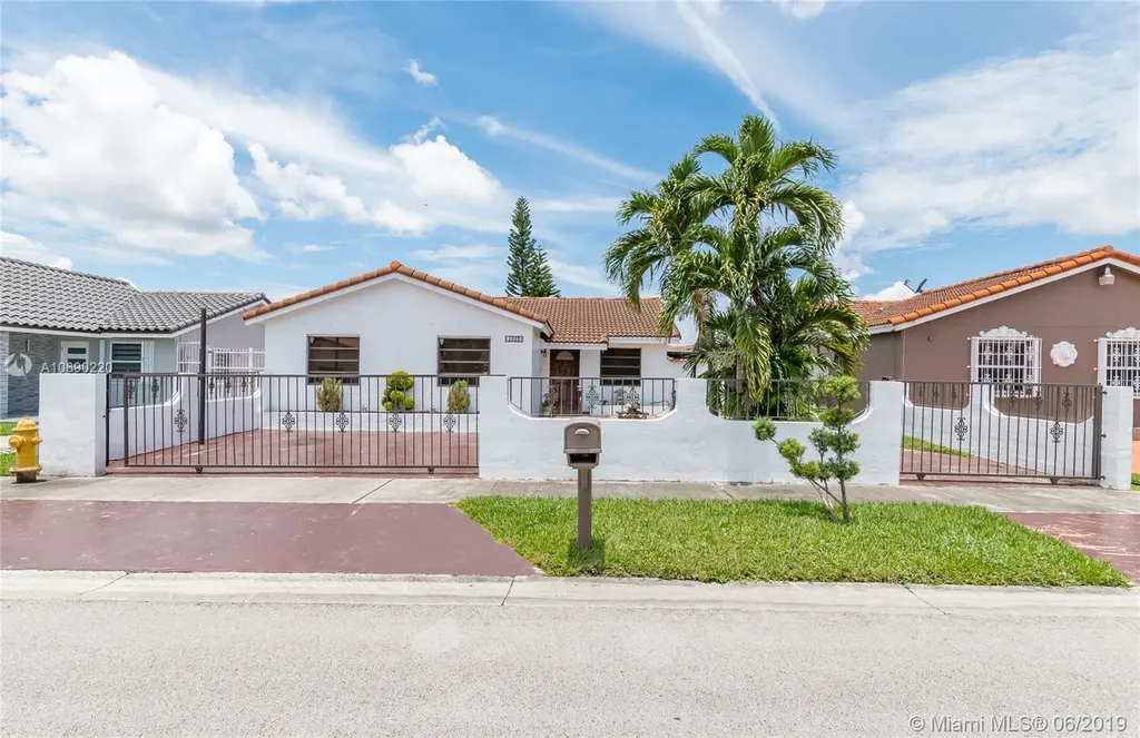 1522 SW 137th Court Miami FL 33184