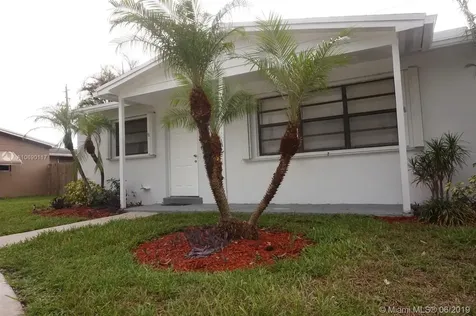 211 N 65th Terrace Hollywood FL 33024