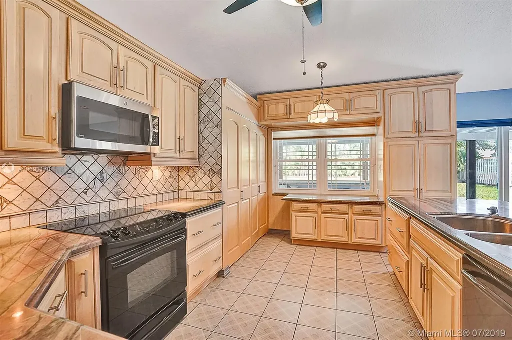 951 Monticello Avenue Davie FL 33325