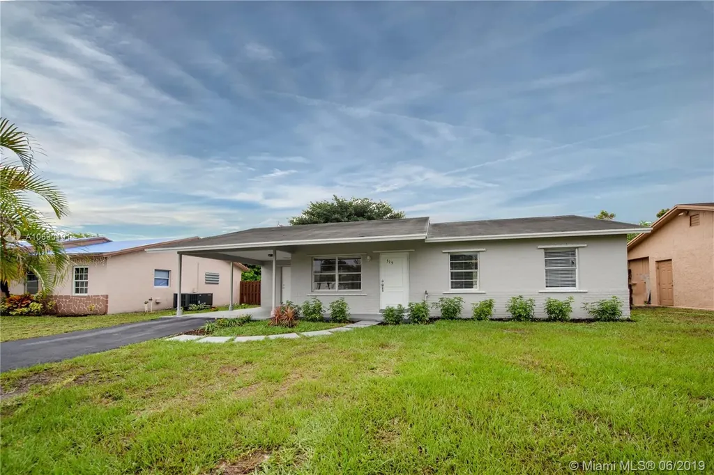 315 SW 79th Avenue North Lauderdale FL 33068
