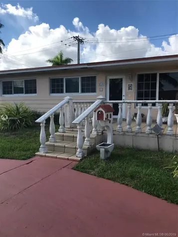 610 W 51st Place Hialeah FL 33012