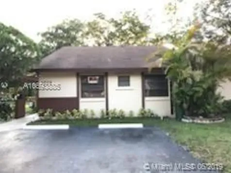 1530 NW 97th Terrace Pembroke Pines FL 33024
