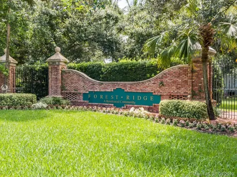 9142 Lake Park Circle S Davie FL 33328