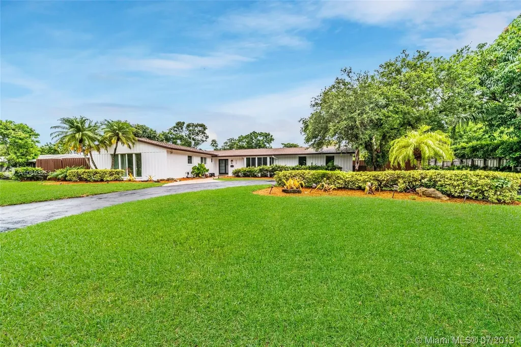 8520 SW 151st Street Palmetto Bay FL 33158