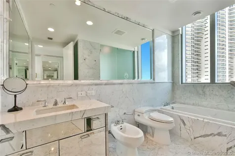 17475 Collins Avenue Sunny Isles Beach FL 33160