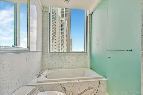 17475 Collins Avenue Sunny Isles Beach FL 33160