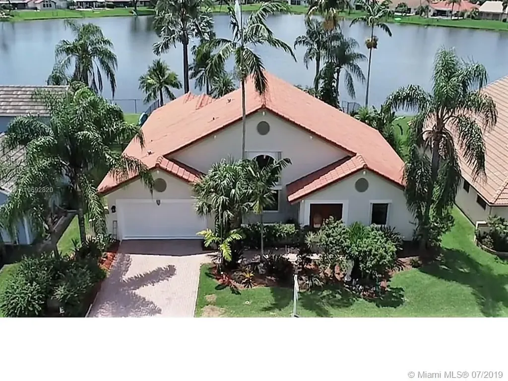 1661 E Oak Knoll Circle Davie FL 33324