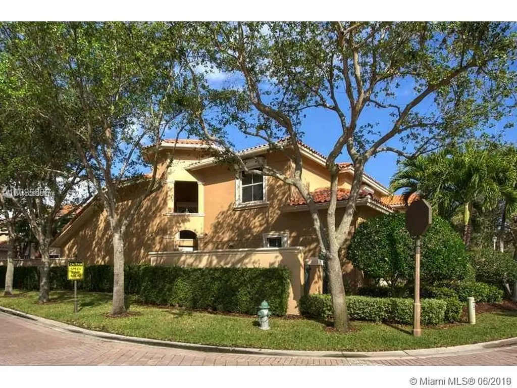 1466 Breakwater Terrace Hollywood FL 33019
