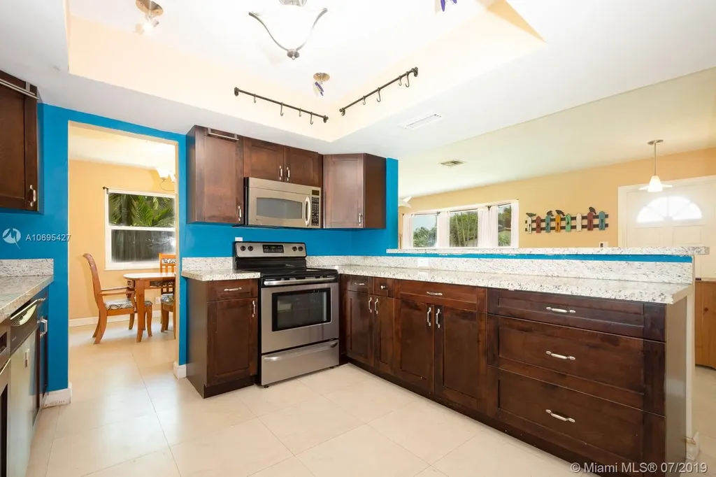 4511 Thomas Street Hollywood FL 33021
