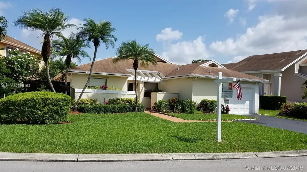 5226 SW 149th Place Miami FL 33185
