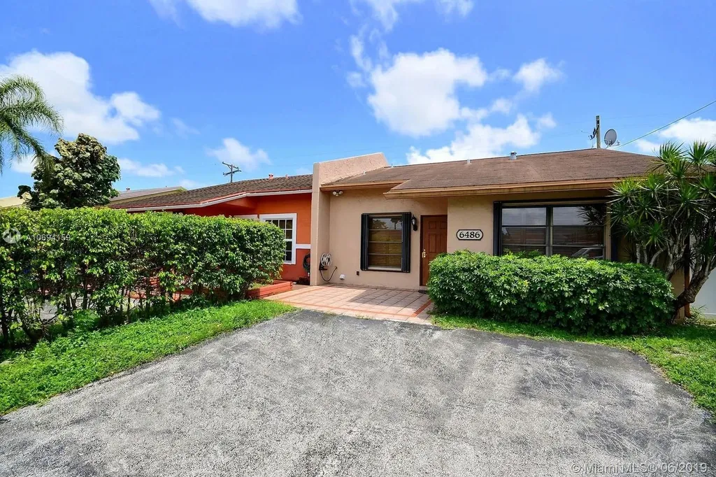 6486 Moseley Street Hollywood FL 33024